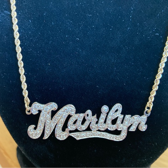 14K GOLD & DIAMOND NAMEPLATE ON ROPE CHAIN “ MARILYN” - Picture 2 of 6